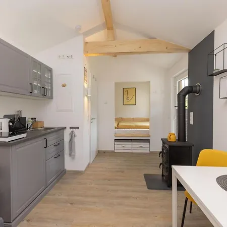 Tinyhouse Am Km8komma2 Appartamento